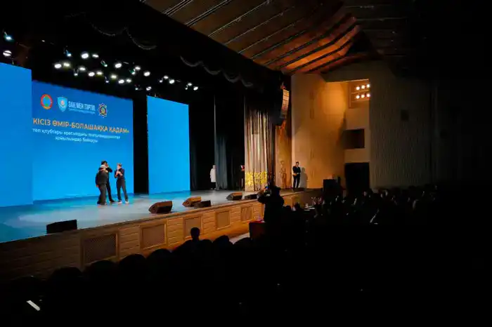 Театр против наркотиков: школьники ставят важные вопросы!