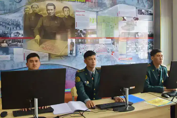 В Военном институте Сухопутных войск открыли учебный класс имени Бауыржана Момышулы (3)
