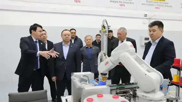 Заместитель акима города Алматы Абзал Нукенов ознакомился с научным потенциалом КазНУ (4)