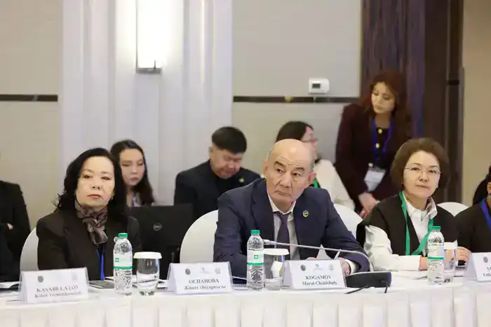 В Астане завершился второй день Международного форума Тюркской сети судебно-правовой подготовки, посвящённого 10-летию Высшего Судебного Совета Республики Казахстан (8)