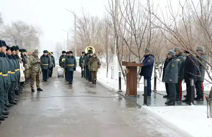 В Жамбылской области министр обороны открыл мемориальную доску в честь 115-летия Бауыржана Момышулы (5)