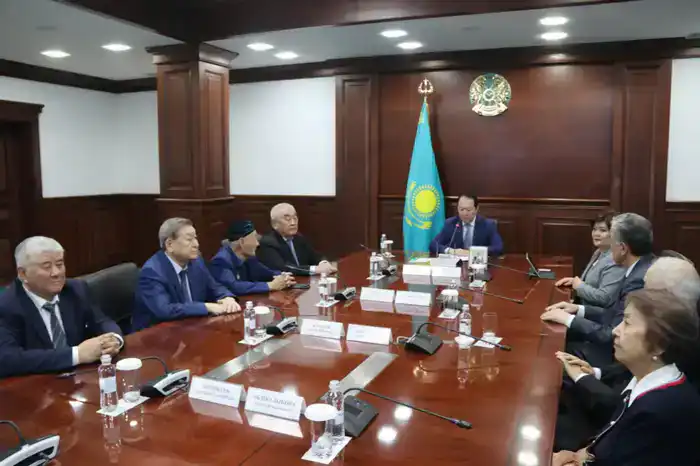 Коллеги провожают Бейбиткуль Каримову на новую должность (3)