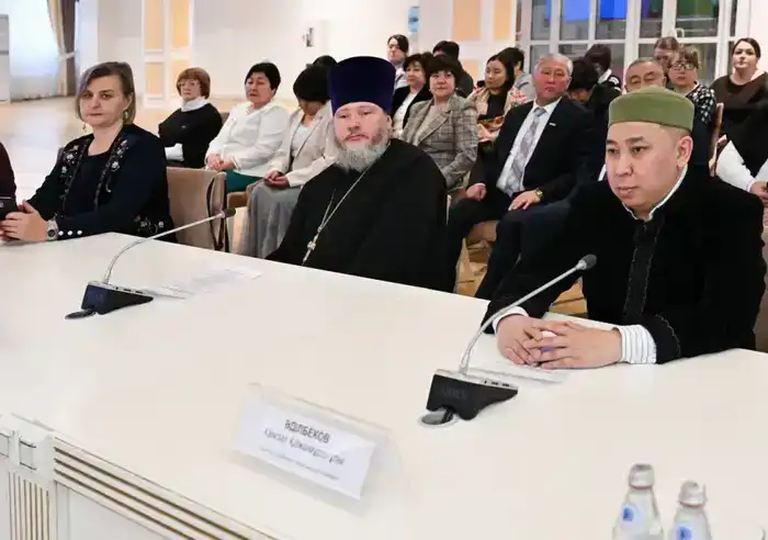 В области прошел ежегодный форум, посвященный укреплению национального единства и сохранению духовных ценностей (4)