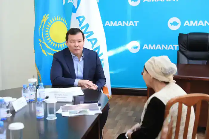 Аким области провел прием граждан (9)