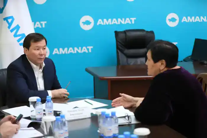 Граждане Актюбинска обращаются к акиму области с просьбами о решении жилищных и инфраструктурных проблем