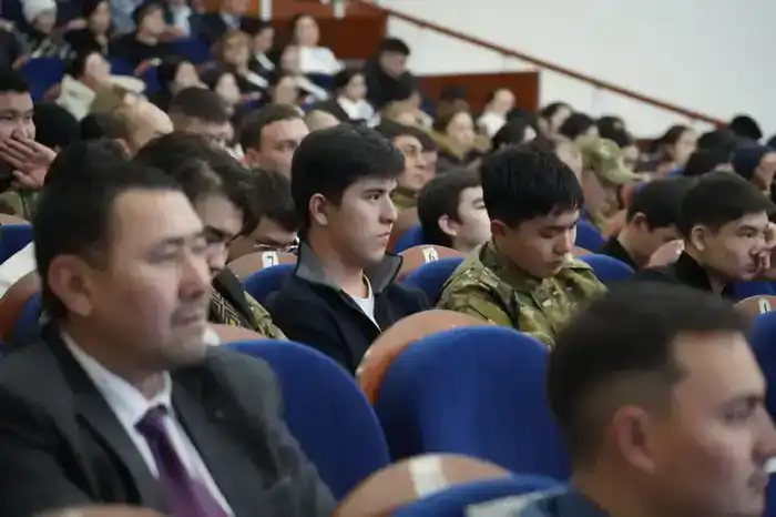 Аким Акмолинской области Марат Ахметжанов провел встречу с жителями Коргалжынского района (6)