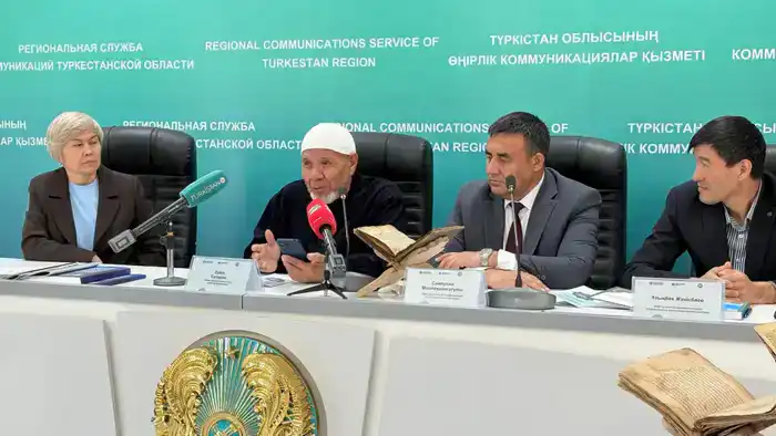 В ТУРКЕСТАНЕ НАЙДЕНА ДРЕВНЯЯ РУКОПИСЬ «ДИВАНИ ХИКМЕТ» ЯСАУИ (2)