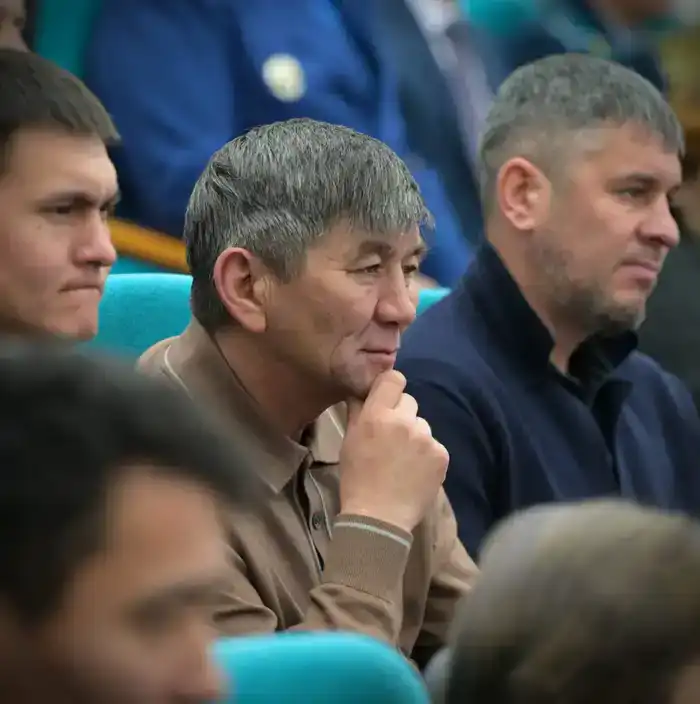 Сегодня аким области Асаин Байханов встретился с жителями Щербактинского района и обсудил актуальные вопросы (2)