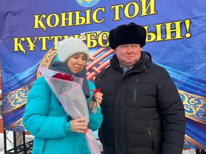 В Егиндыкольском районе вручили ключи от новых квартир (3)