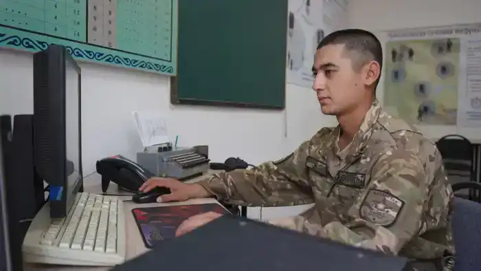 Служба и знания: Казахстан запускает Sarbaz+