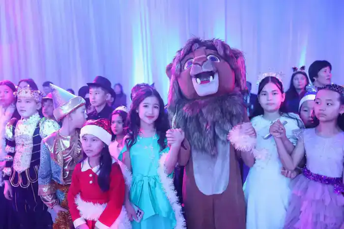 Президентская елка прошла для школьников Актюбинской области (8)