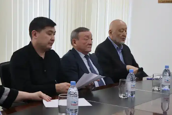 Обсуждение вопросов библиотечного дела в Алматы: новые перспективы для библиотек и книгоиздания Шымкенте