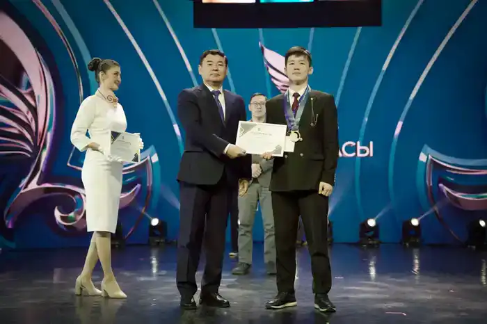 200 школьников стали победителями Республиканской олимпиады по естественно-математическому направлению для учащихся сельских школ (4)