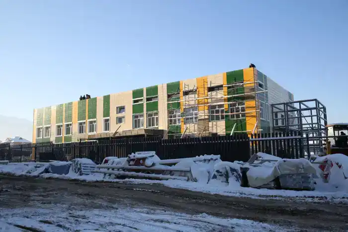 Аким Алматы проверил ход строительства ряда социальных объектов (5)