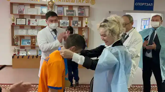 Виктория Шегай оценивает работу соцобъектов и встречается с жителями Кызылординской области