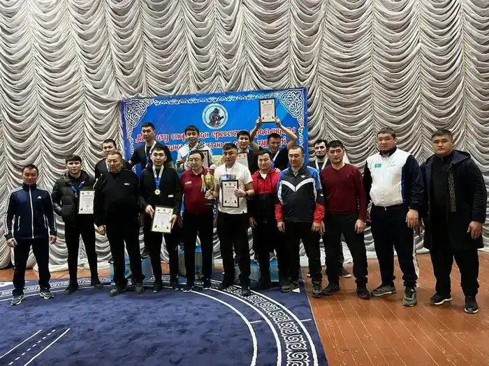 Традиция, азарт и точный расчёт: в Каркаралинском районе состоялся открытый турнир по асық ату (2)