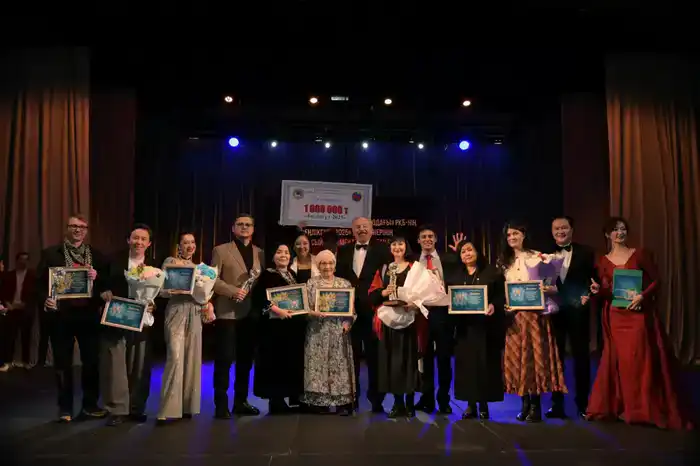 В Алматы состоялась юбилейная церемония вручения театральной премии «Еңлікгүл – 2025» (7)