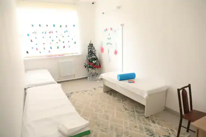 Асхат Шахаров поздравил детей с Новым годом в социальном центре и детской больнице (5)