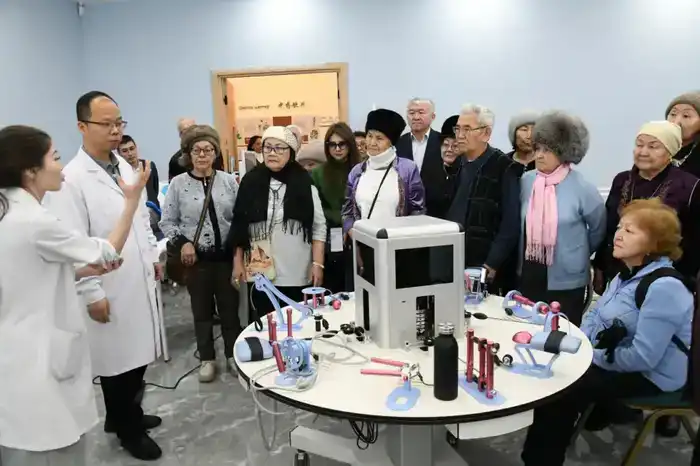 День открытых дверей для пожилых горожан провели в столичной клинике (2)