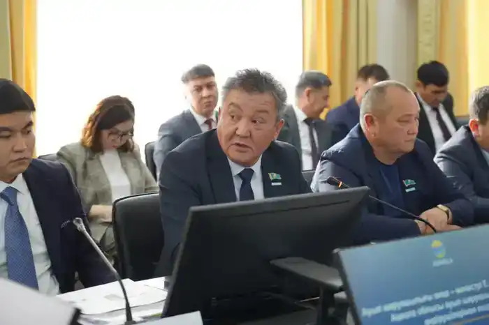 Ермек Кенжеханұлы провел встречу с населением Акмолинской области (8)