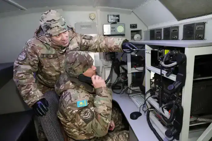 В Алматы офицеры-связисты освоили цифровые средства связи нового поколения (5)