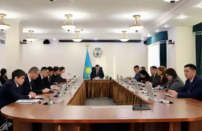 В Минтруда обсудили вопросы служебной этики и культуры взаимоотношений (4)