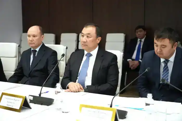 Министр транспорта провёл личный приём граждан в Центре приёма граждан (2)