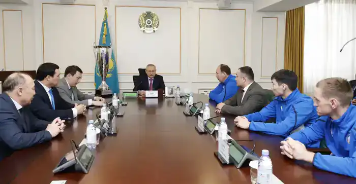 Бейбит Исабаев поздравил команду Жетісу с победой в Кубке страны по волейболу
