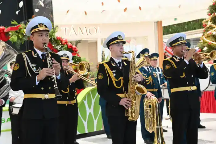 Патриотическая акция в Актау: поддержка призыва в армию и празднование солдат