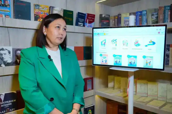 В Астане школам и библиотекам вручили цифровые учебные станции, работающие без интернета (8)