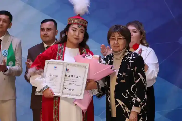 Караганда выбрала лучшего учителя года