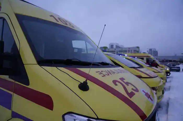 Уважение к памяти медицинского работника: в Астане открыта мемориальная доска фельдшеру Улдане Мырзуан