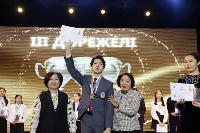 Светлое будущее: как современные технологии в школах Алматинской области открывают новые горизонты для учеников