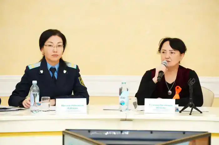 Состоялся круглый стол ”Адал азамат-қоғам тірегі” (2)