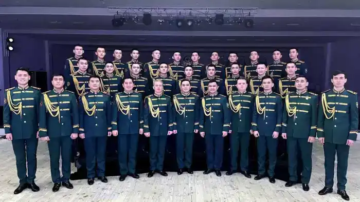 Популярность казахской культуры в соцсетях: военнослужащий исполнил песню "Анашым"