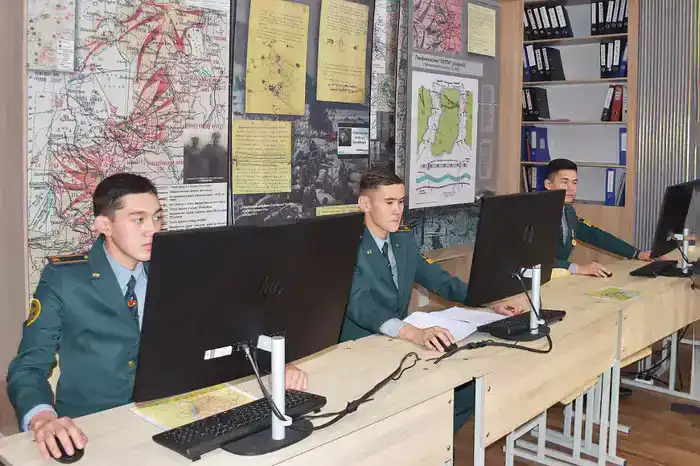 В Военном институте Сухопутных войск открыли учебный класс имени Бауыржана Момышулы (2)