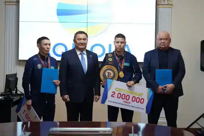 В акимате Акмолинской области состоялось чествование спортсменов (2)