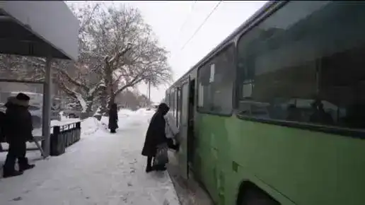 Аким ВКО проверил очистку улиц Усть-Каменогорска от снега и работу транспорта (5)