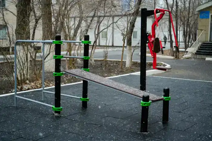 В Астане открылась спортивная воркаут-зона для молодежи (8)