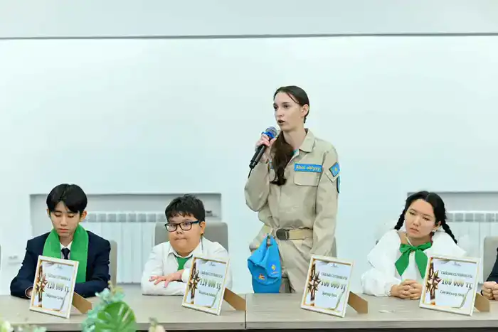 Аким области встретился с одаренными школьниками региона (8)