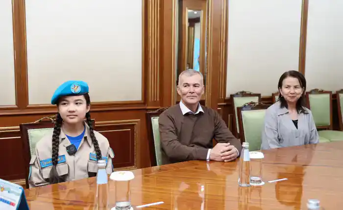 Министр обороны поздравил финалистку конкурса «Голос. Дети» Жасмину Тузелову (2)