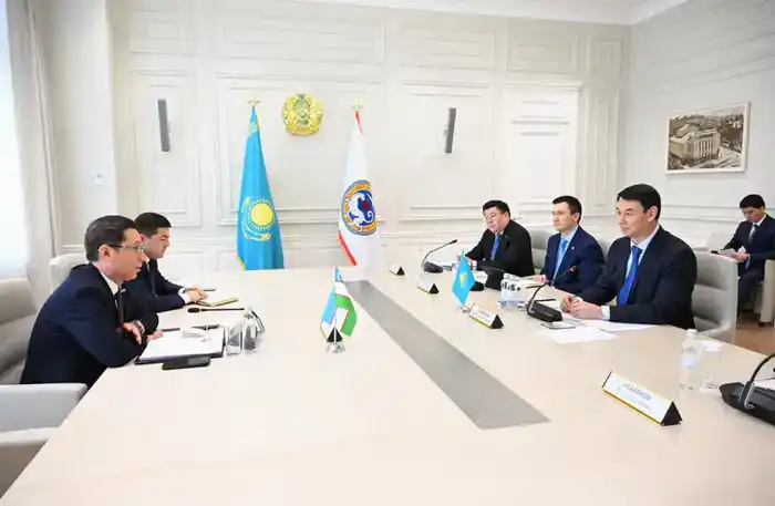 Аким Алматы встретился с Чрезвычайным и Полномочным Послом Республики Узбекистан (5)