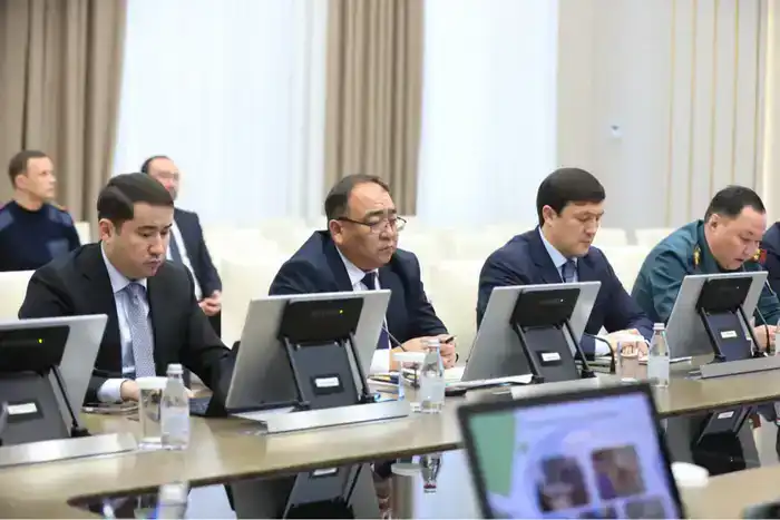 Праздничные караваны с участием персонажей шоу «Жыл 12 ай» пройдут по улицам Актобе 31 декабря (5)