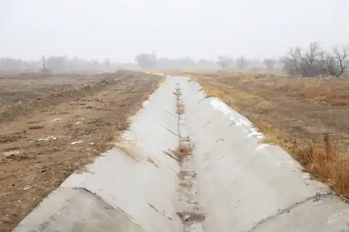 В Жамбылской области успешно завершена первая механизированная очистка Фурмановского обводного канала за 40 лет