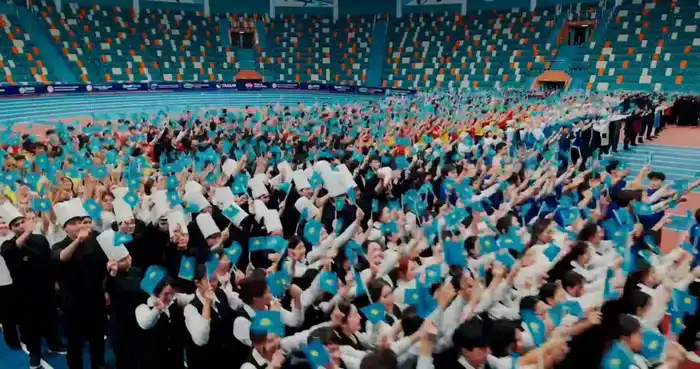 Более двух тысяч студентов столичных колледжей приняли участие во флешмобе в честь завершения Года рабочих профессий (3)