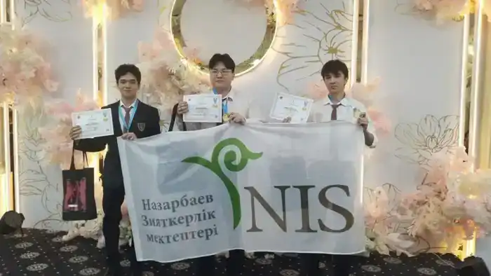 Успех карагандинских школьников на XVII Евразийской олимпиаде по информатике: золотая, серебряная и бронзовая медали среди 216 участников