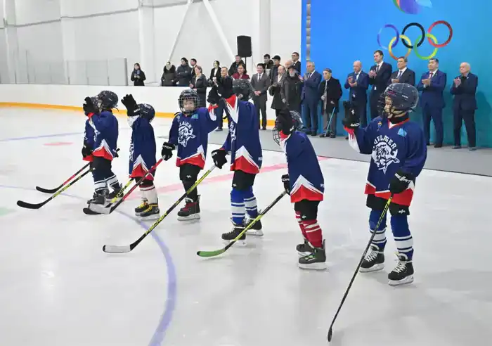 Новая ледовая арена открылась в микрорайоне Жас Өркен (4)