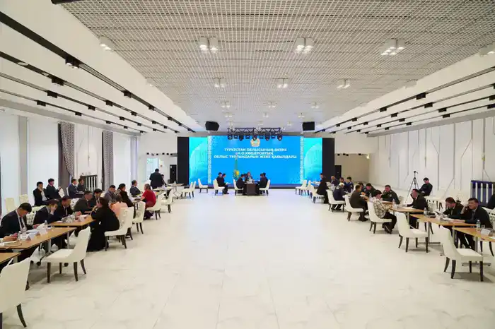 ОКОЛО 100 ЖИТЕЛЕЙ ТУРКЕСТАНСКОЙ ОБЛАСТИ ОБРАТИЛОСЬ К АКИМУ НА ПРИЕМЕ ПО ЛИЧНЫМ ВОПРОСАМ (2)