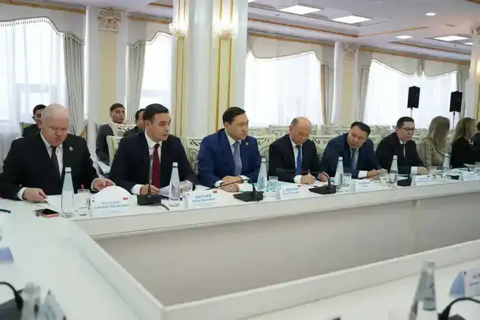 Министр юстиции Ерлан Сарсембаев обсудил антикоррупционную политику на международном круглом столе в честь Дня борьбы с коррупцией.