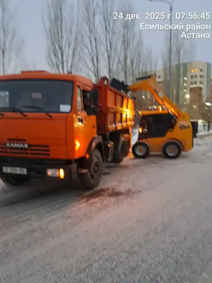 Более миллиона кубометров снега вывезли коммунальщики из Астаны (5)